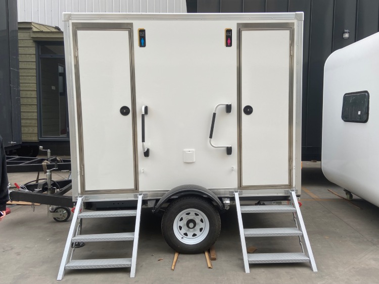 Fiberglass-Honeycomb-Panel-Restroom-Trailer