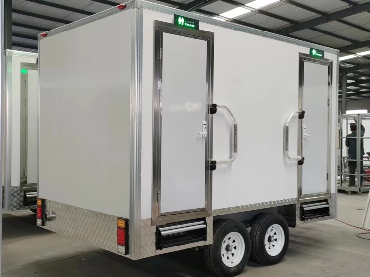 Mobile-Restroom-Trailer