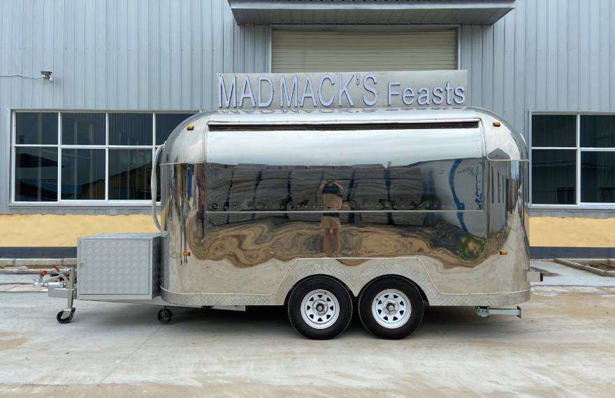 Airstream-BBQ-Trailer