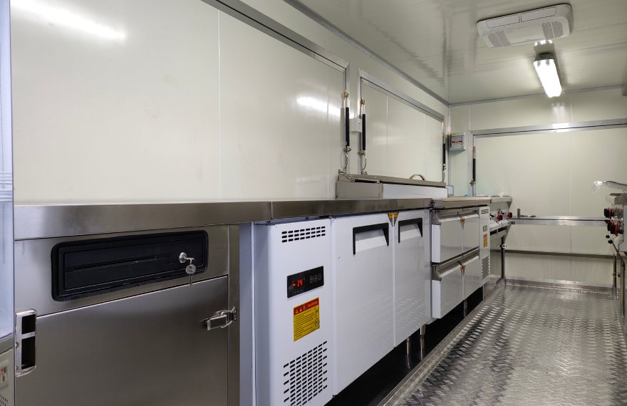 Fully-Equipped-Kitchen-Trailer-Interior