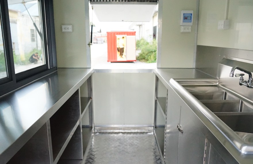 small-hot-dog-trailer-interior-design