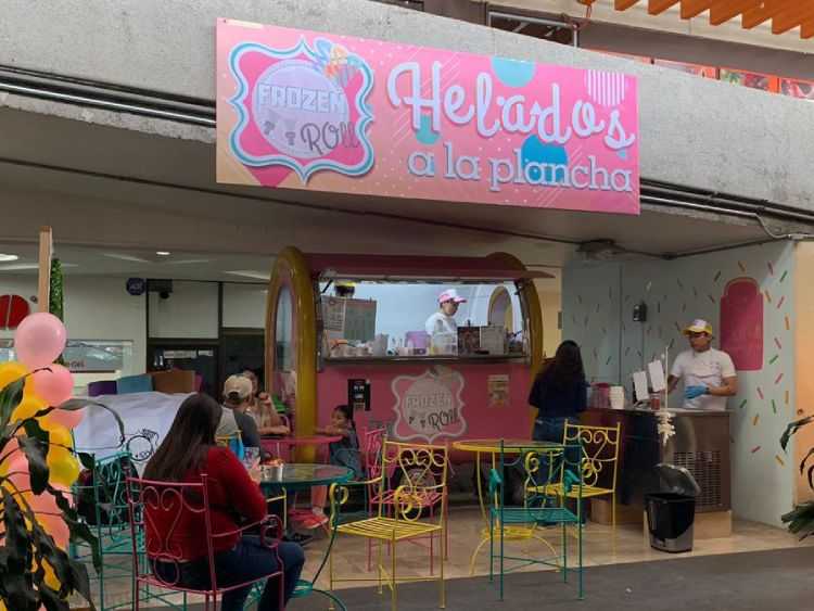Rolled-Ice-Cream-Trailer