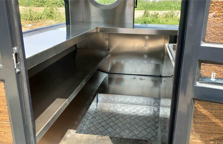 FR250WG-Interior