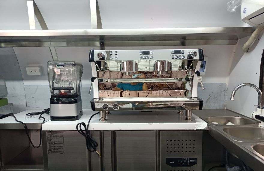Fully-Equipped-Coffee-Trailer