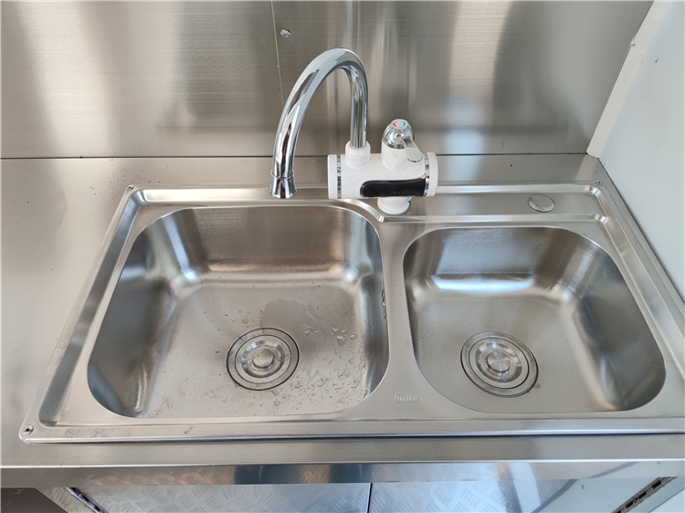 2 compartment water sinks in mobile food kiosk