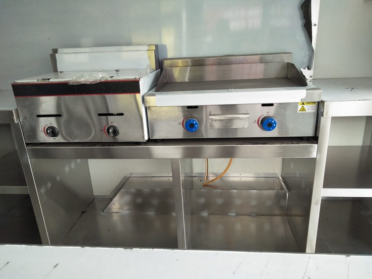catering trailer with cooking machine