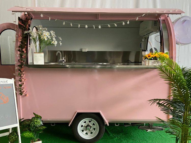 7.2 ft Small Concession Trailer for Rolled Ice Cream