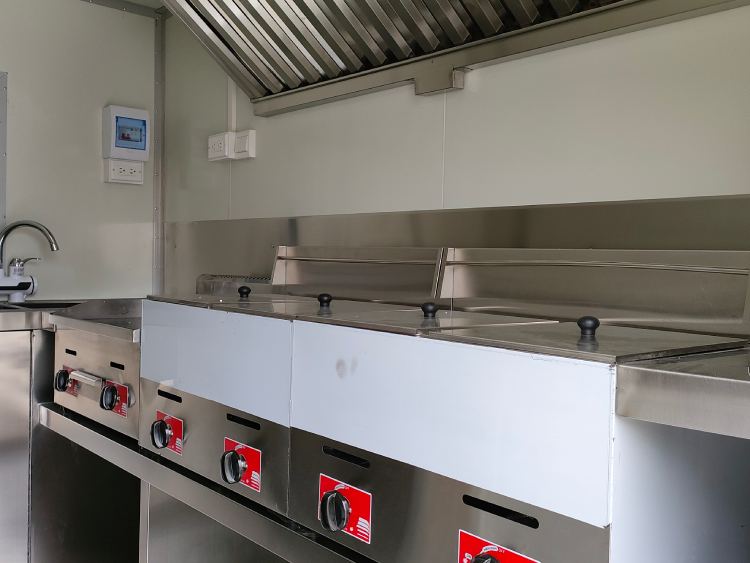 Equipped-Small-Mobile-Food-Truck-for-Sale